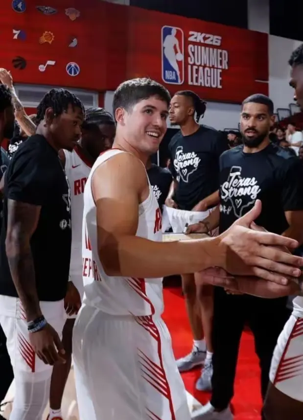 均仅出战, 力控卫位置, 赛中轰下 均仅出战, 力控卫位置, 赛中轰下