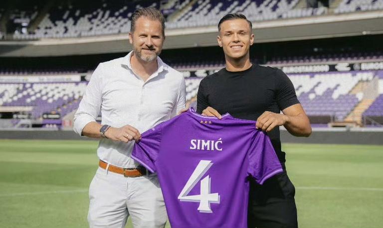 jTcAA, 球员团队进, 格从斯图加 jTcAA, 球员团队进, 格从斯图加