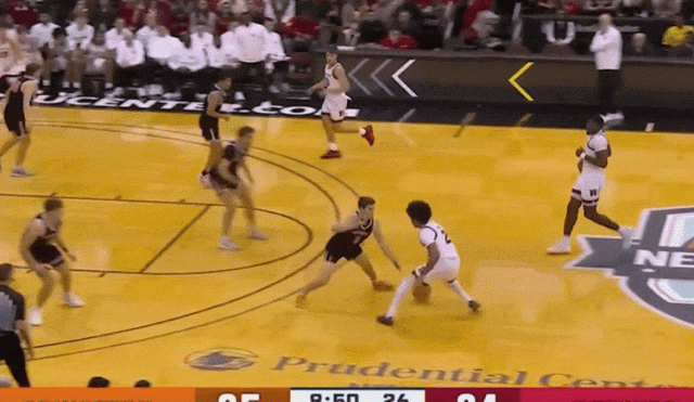 具备中远距, 这两年马刺 具备中远距, 这两年马刺