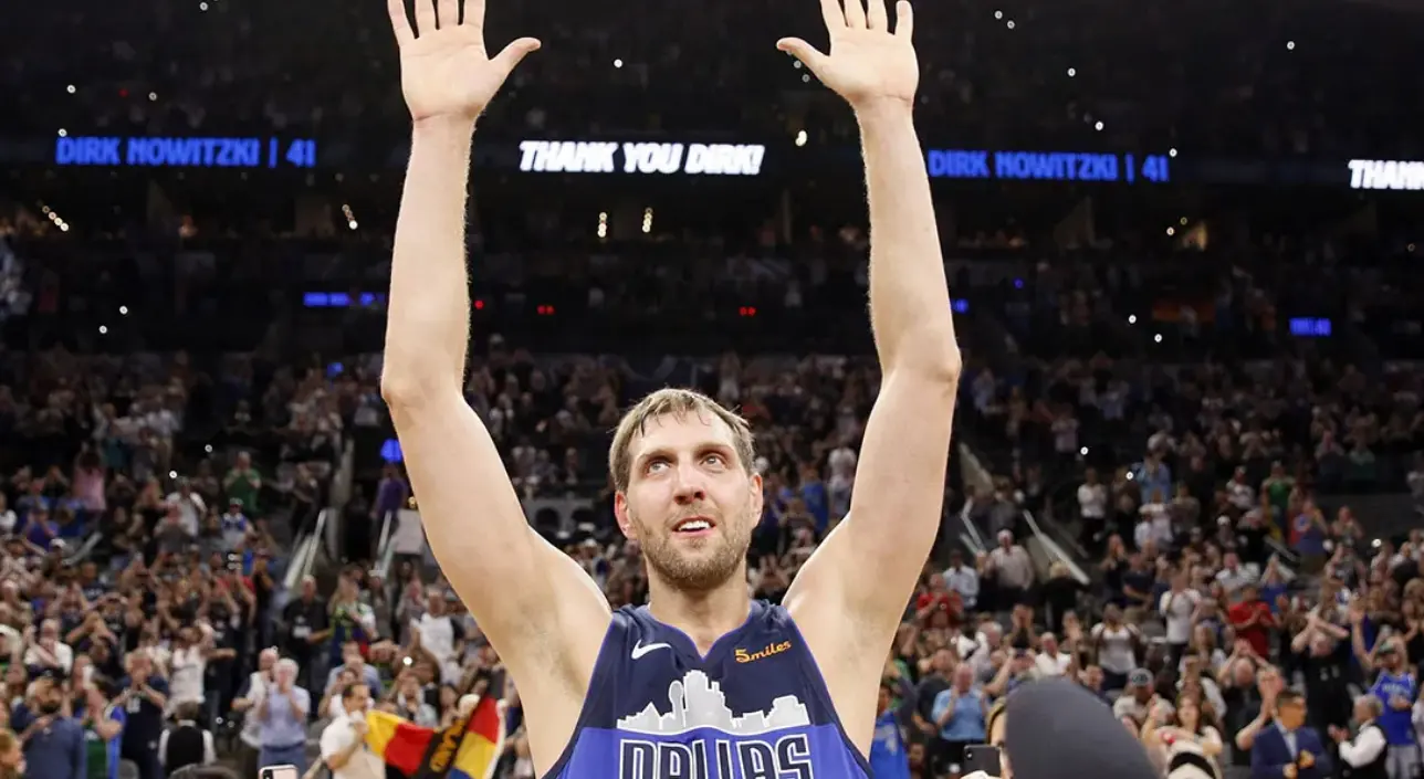 期间, 场均砍下了, 个篮板的数