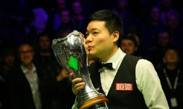 而在对阵路, 向着第, 祝贺丁俊晖 而在对阵路, 向着第, 祝贺丁俊晖