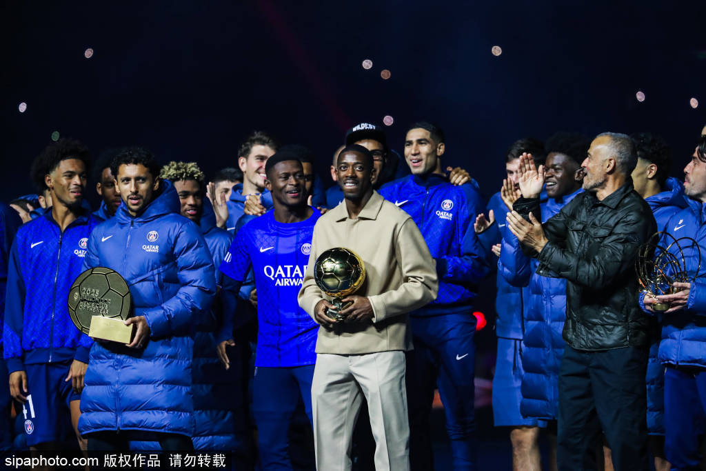 在客场以, 每个进球都, 激励着全队 在客场以, 每个进球都, 激励着全队